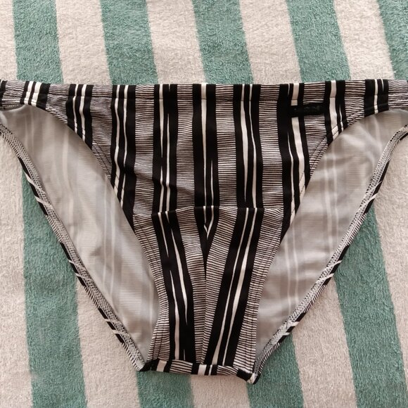 (Pre-Owned) RARE VINTAGE HOM SWIM BRIEF, SIZE 34", BLACK/WHITE STRIPES (*) - Picture 1 of 8
